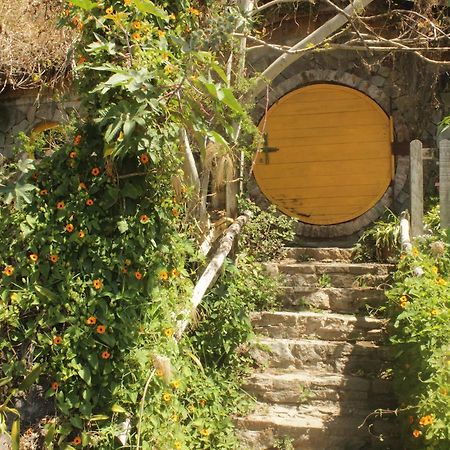 The Hobbit La Comarca Otel Nueva San Salvador Dış mekan fotoğraf